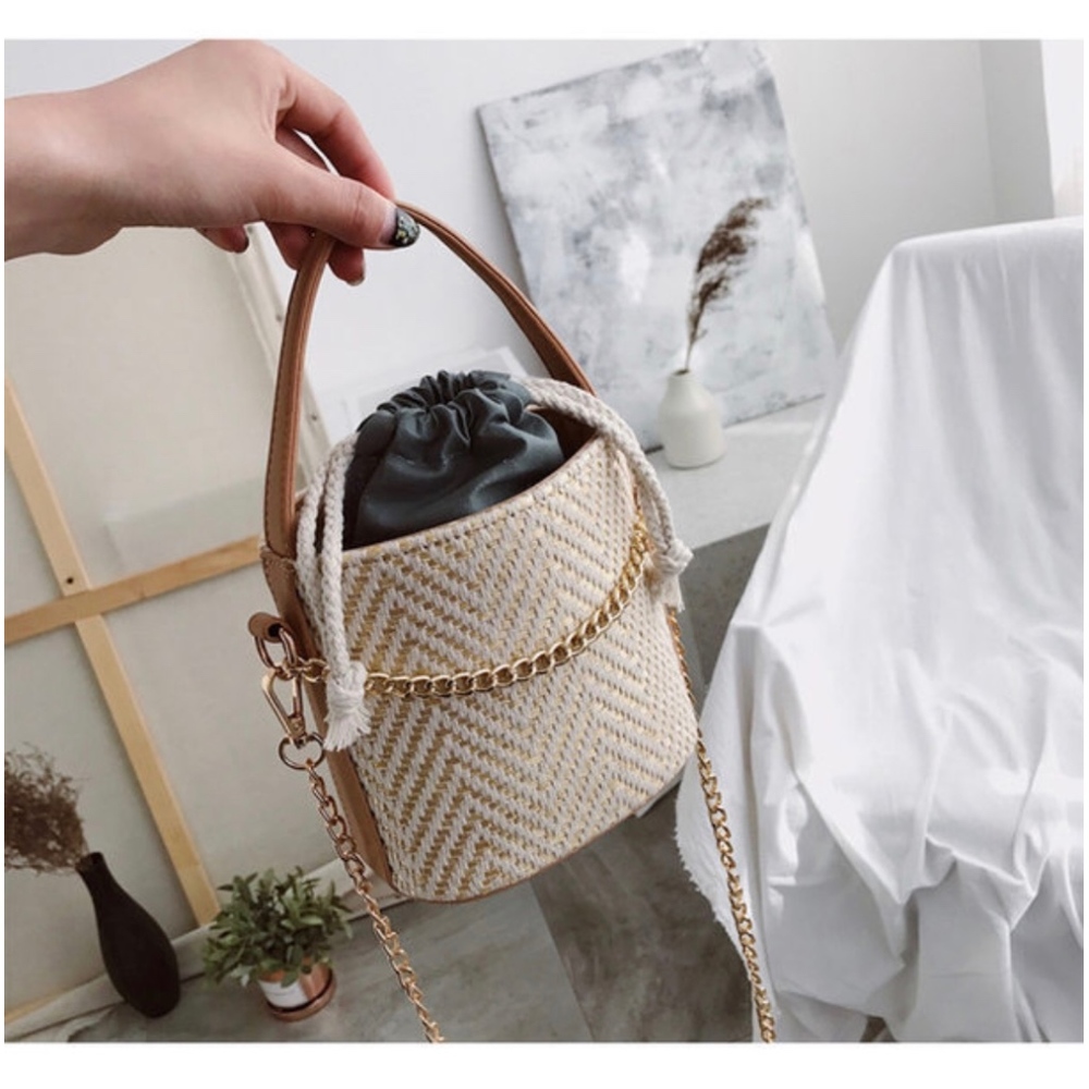Rattan handmade bucket - Picture 3 of 8